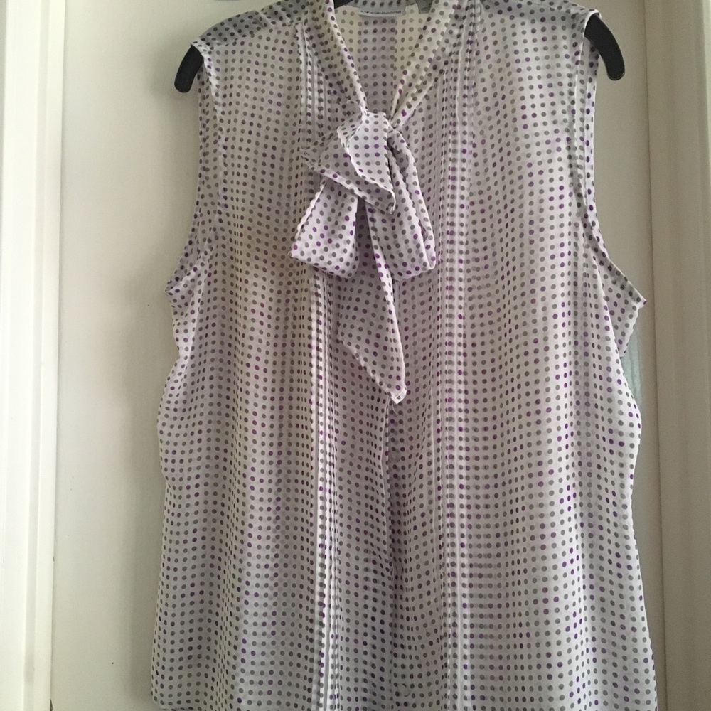 Liz Claiborne sleeveless top w/attached collar tie